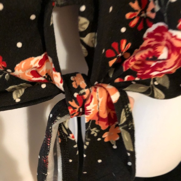 Ladies size medium top - Picture 6 of 13